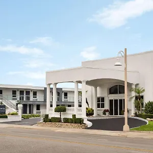 https://la-quinta-inn-suites-oceanfront-daytona-beach.thedaytonabeachhotels.com