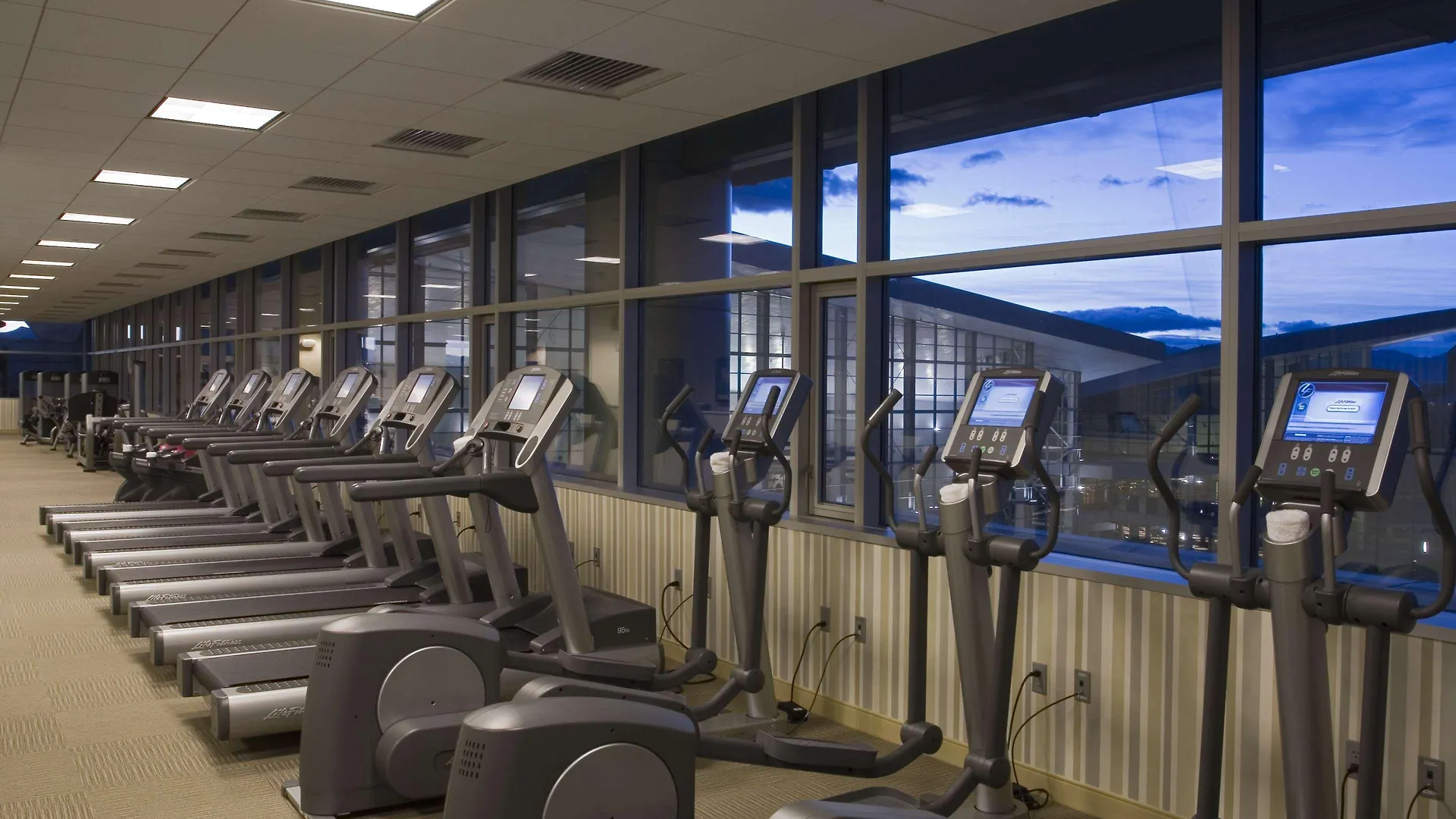 Hampton Inn & Suites Denver-Cherry Creek 3*, DEN