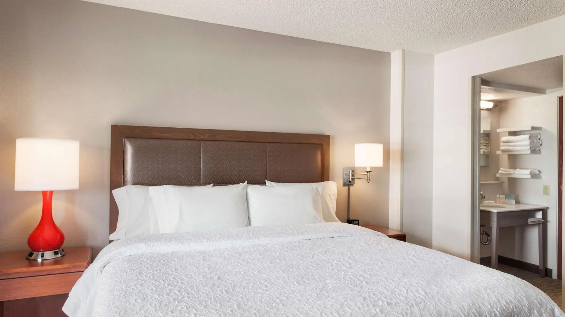 Hampton Inn & Suites Denver-Cherry Creek Hotel DEN